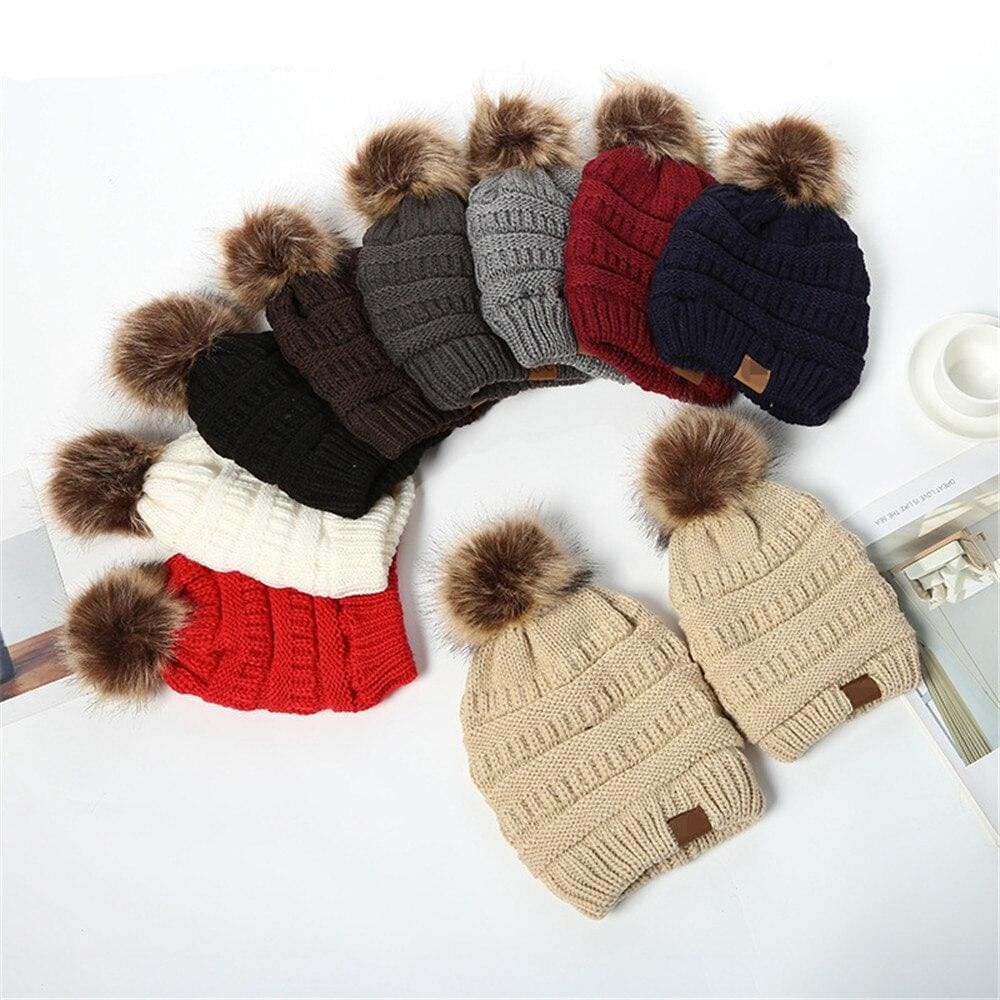Ensemble De Bonnets Coordonnés Pour La Famille En Beige – Image 2