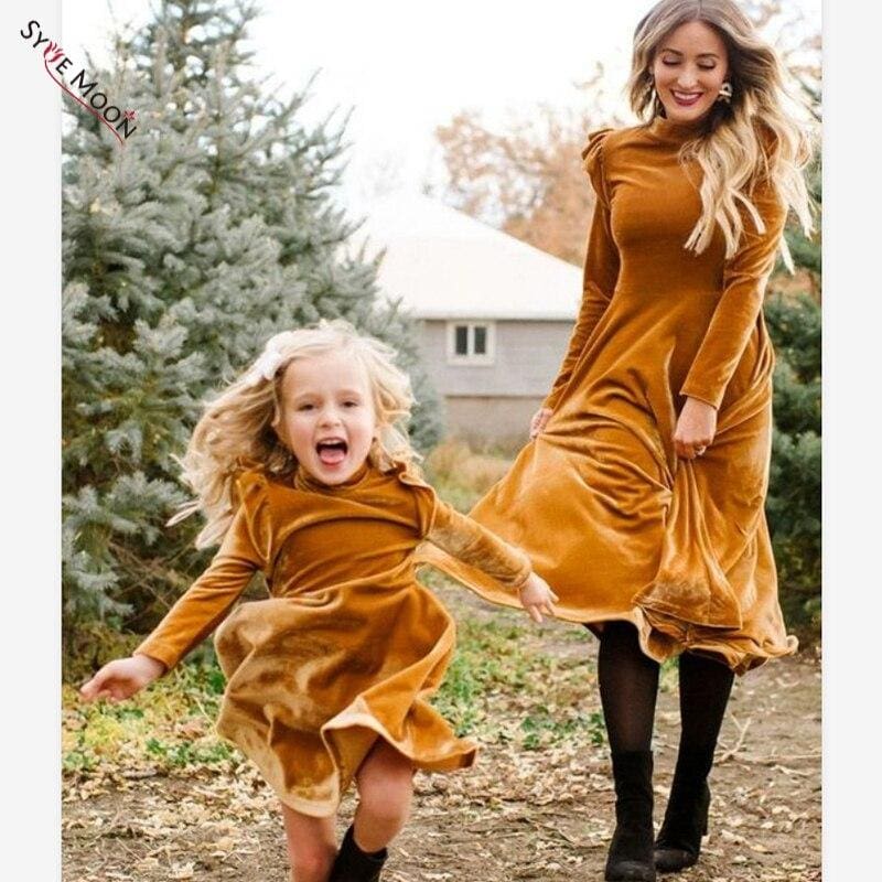 Robe Identique Pour L'Hiver Mère Et Fille – Image 3