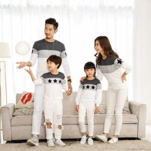 Pull Festif De Noël Pour La Famille Coordonné