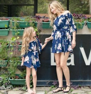 Robe Assortie Bleu Marine Pour Mère Et Fille