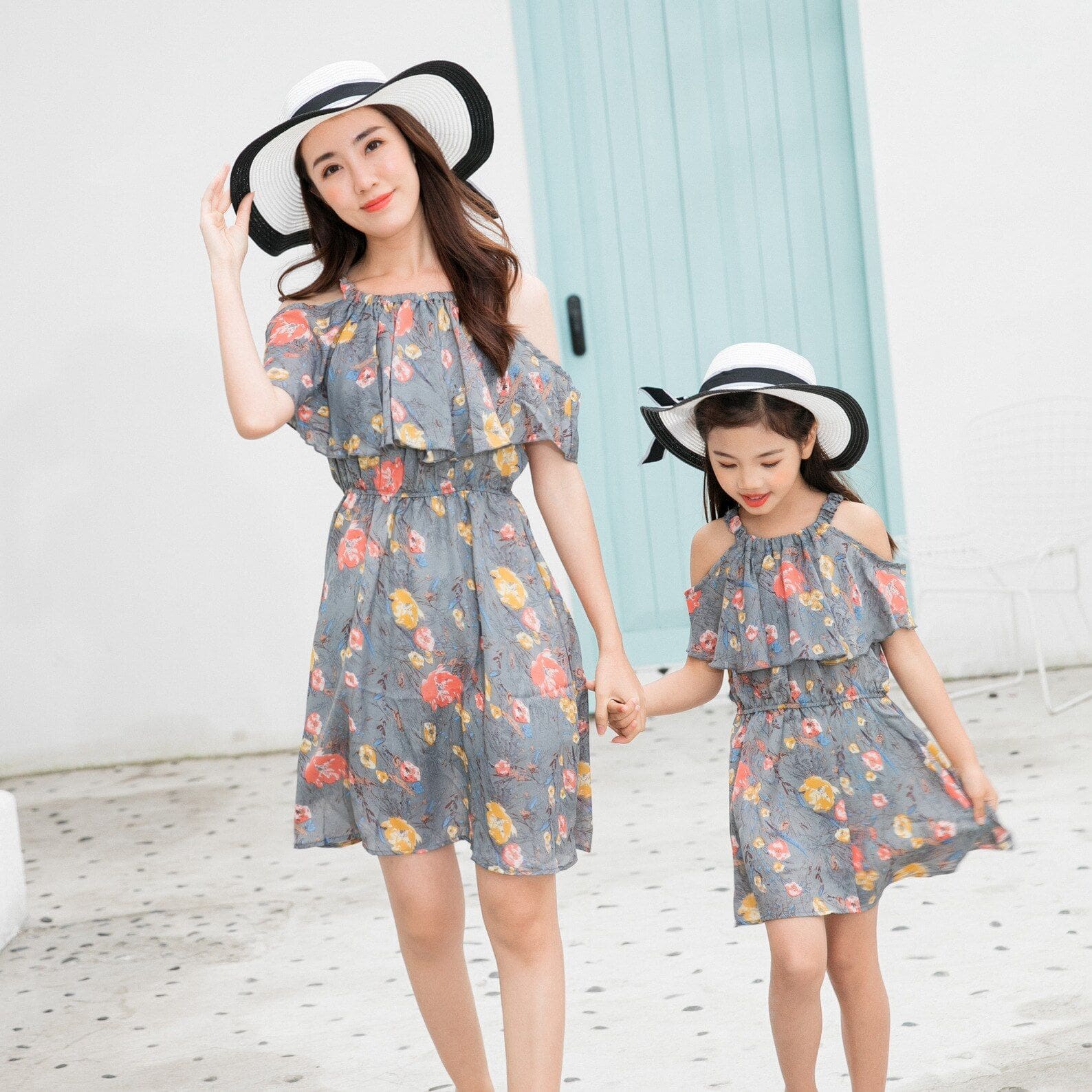 Robe Assortie Pour Mère Et Petite Fille En Gris