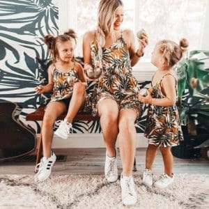 Robe Coordonnée Pour Mère Et Fille Avec Imprimé De La Jungle