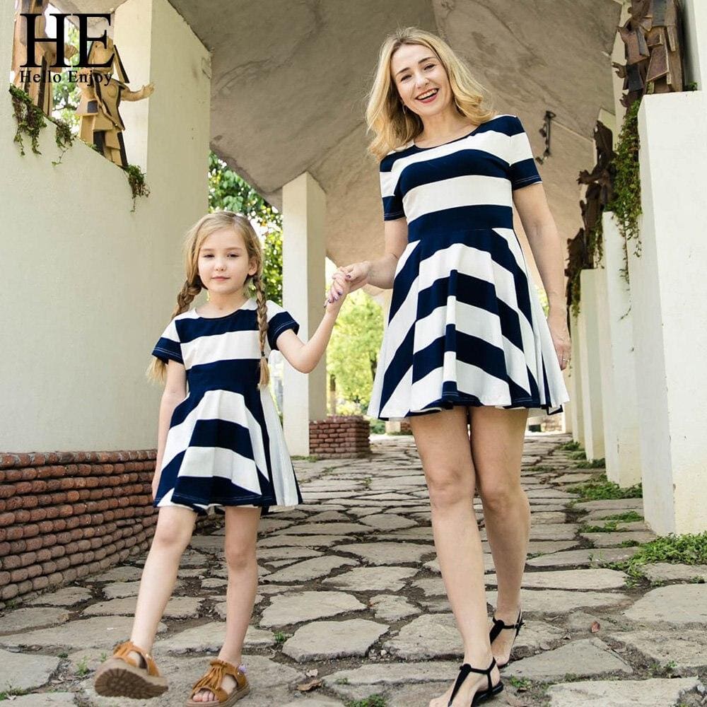 Robe Duo Mère Et Fille En Noir Et Blanc – Image 2