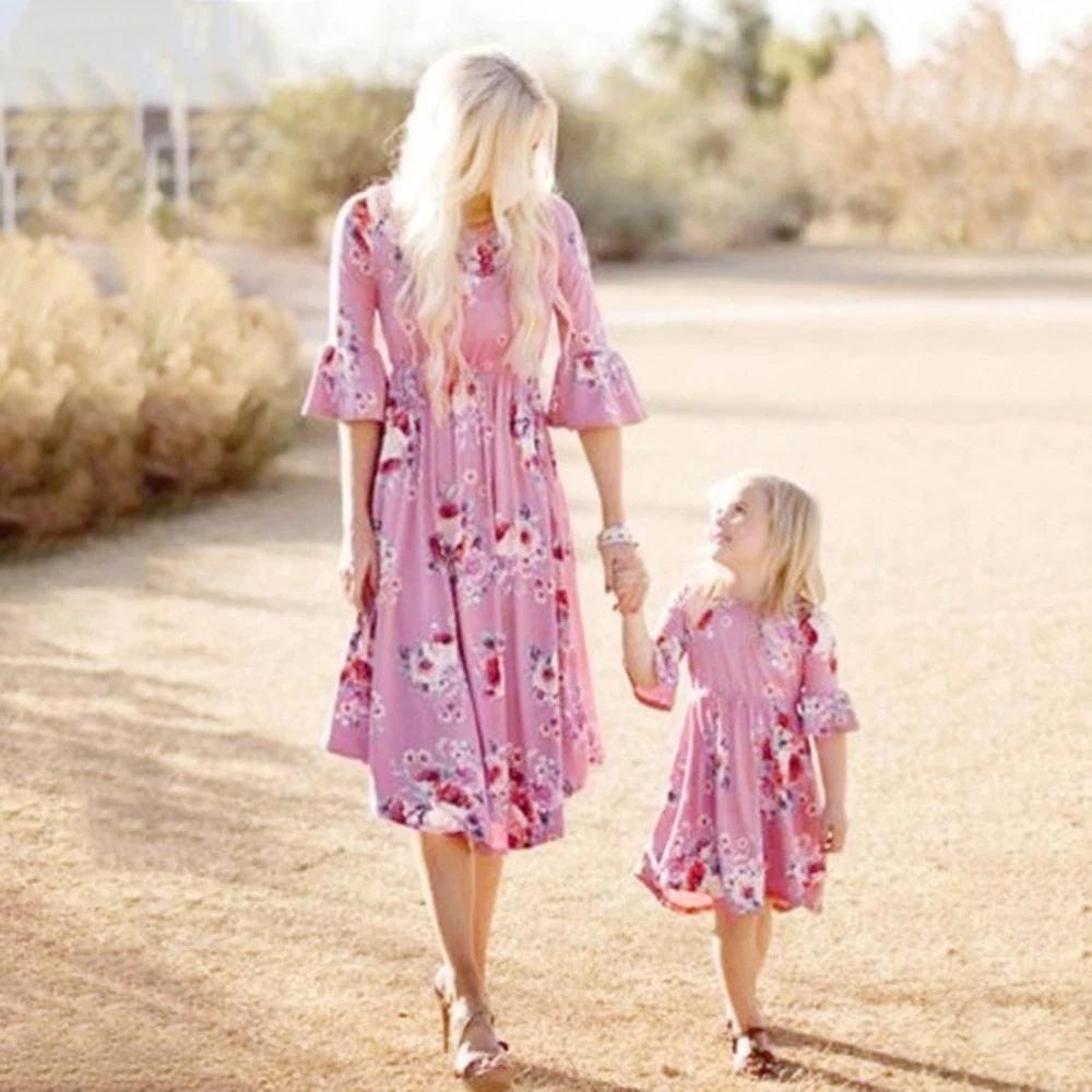Robe Assortie Pour Mère Et Fille Au Design Épuré – Image 3