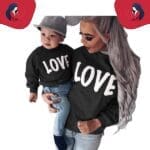 Pull mère fille amour noir