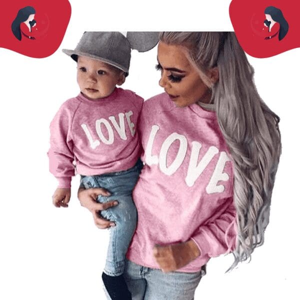 Pull mère fille amour rose