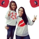 Pull mère fille bisous