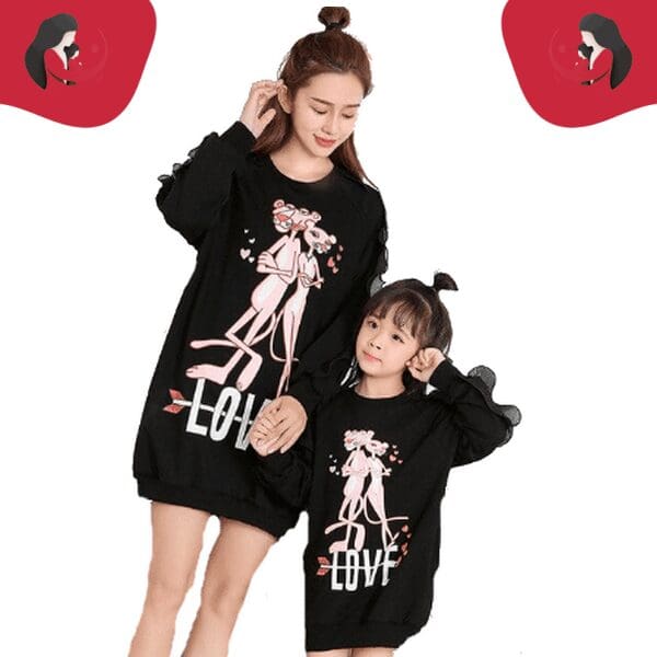 Pull mère fille panthère rose noir